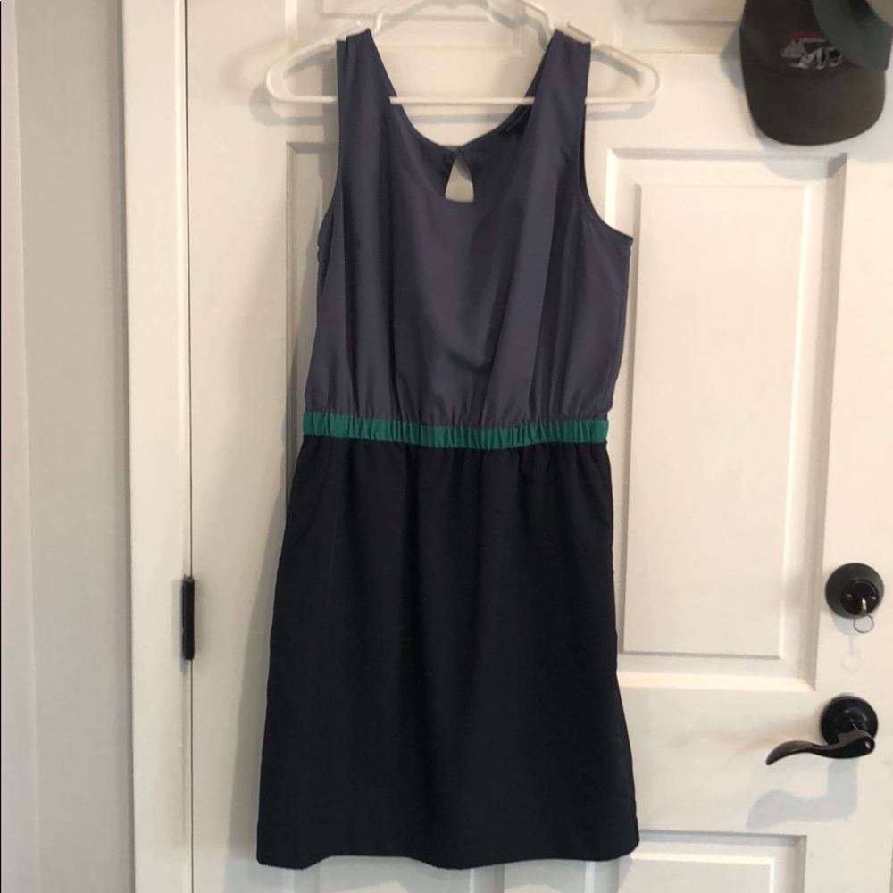Beautiful silky Banana republic dress size 4